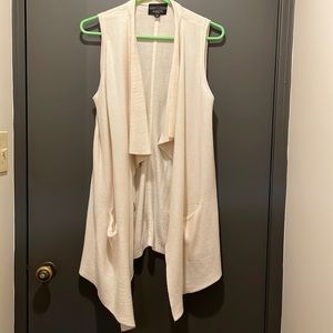 Beautiful, cream-colored sweater shawl/cardigan. Stitch fix, size small